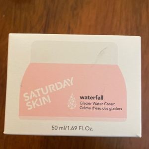 Saturday Skin Waterfall
